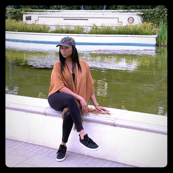 Meet your Posher, R - Picture 1 of 1